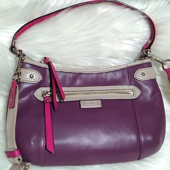 Coach Handbags - FINAL SALE! Coach Crossbody/Shoulder Bag Like New